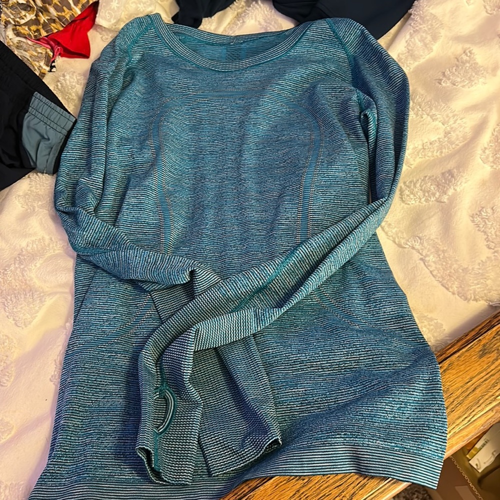 Lululemon Swiftly Tech Long Sleeve Blue Size 8